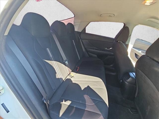 Used 2021 Hyundai Elantra SEL w/ Convenience Package FWD image 13