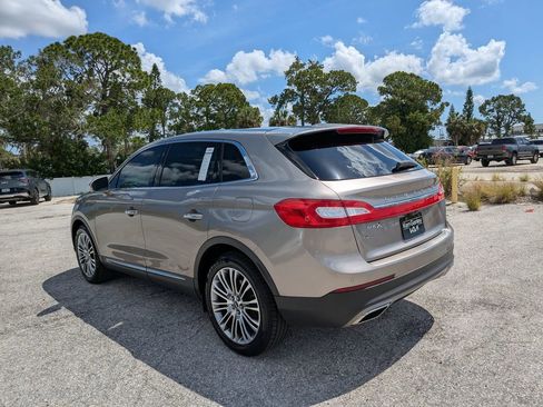 Used 2018 Lincoln MKX Reserve w/ Cargo Utility Package FWD image 6