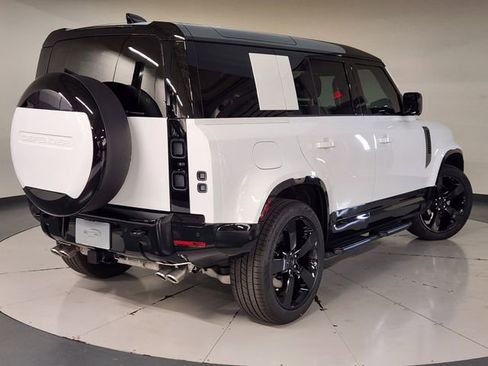 New 2026 Land Rover Defender 110 V8 image 2