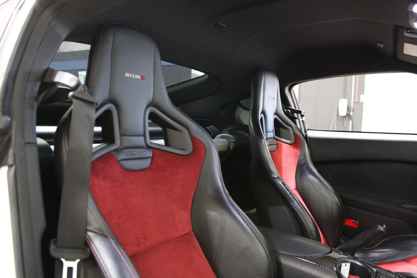 Used 2019 Nissan 370Z NISMO RWD image 21