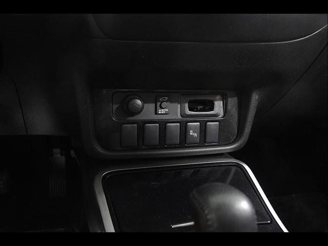 Used 2017 Mitsubishi Outlander GT AWD/4WD image 14