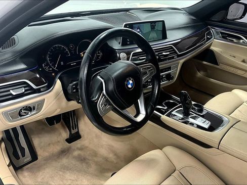 Used 2019 BMW 750i xDrive w/ Executive Package image 16