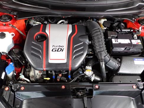 Used 2016 Hyundai Veloster Turbo FWD image 36