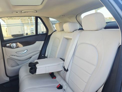 Used 2017 Mercedes-Benz GLC 300 4MATIC image 38