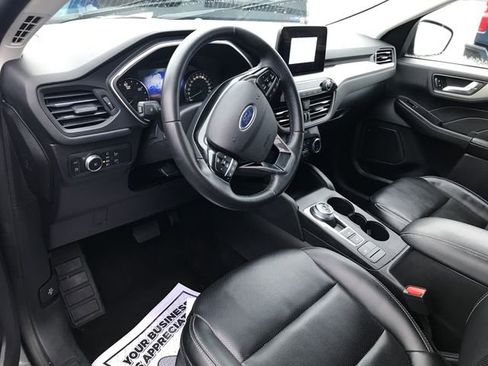 Used 2022 Ford Escape SEL image 3