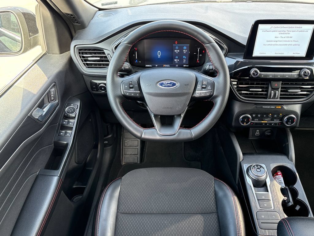 Used 2025 Ford Escape ST-Line Select AWD/4WD image 18