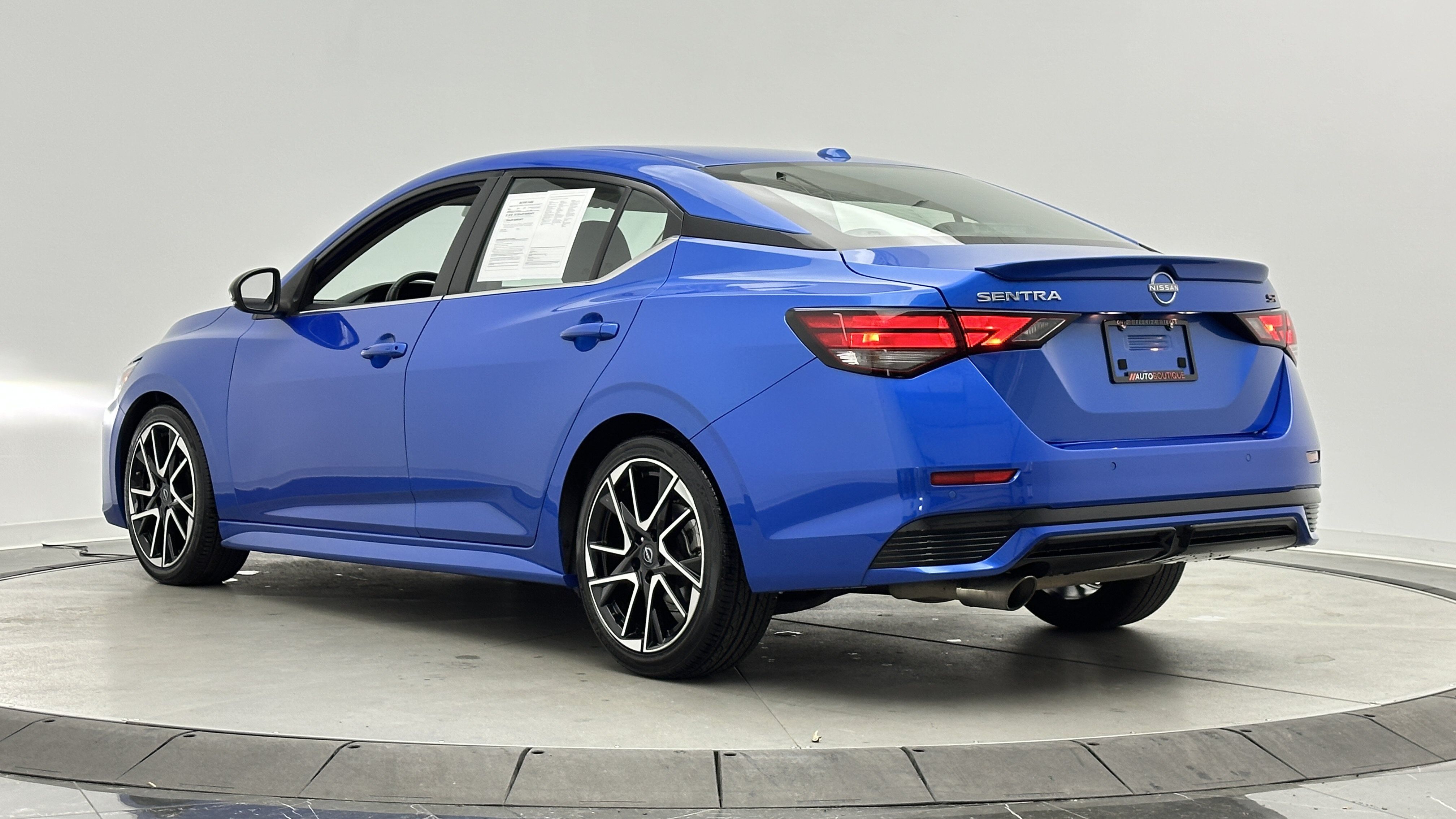 Used 2025 Nissan Sentra SR FWD image 4