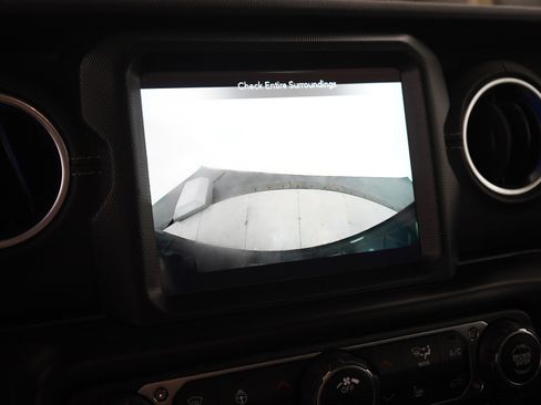 Used 2021 Jeep Wrangler Unlimited Sahara w/ Cold Weather Group image 23