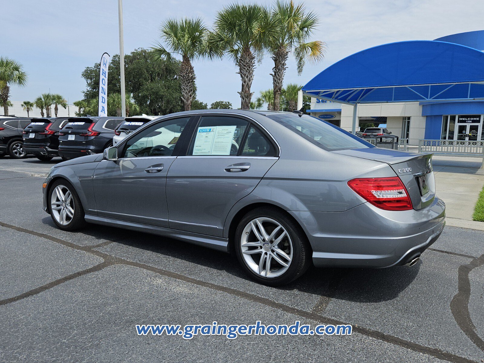 Used 2013 Mercedes-Benz C 300 4MATIC Sedan image 3