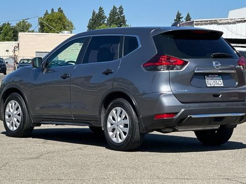 Used 2020 Nissan Rogue S FWD image 6