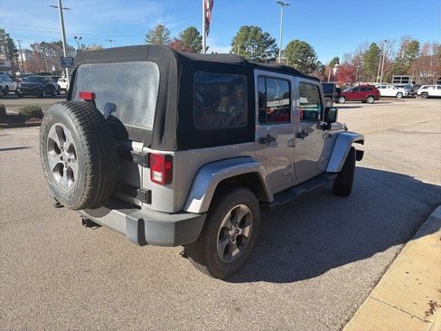 Used 2018 Jeep Wrangler Unlimited Sahara w/ Connectivity Group image 5