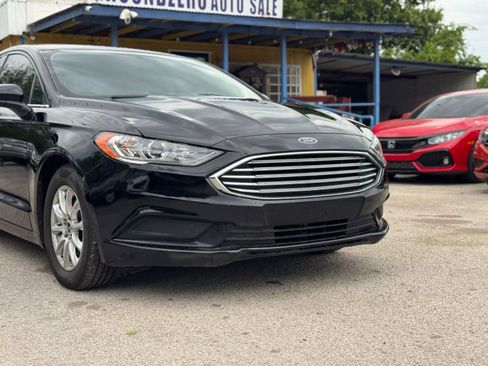 Used 2017 Ford Fusion S image 2