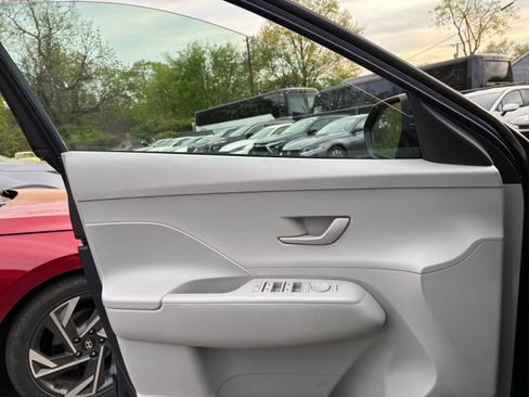 Used 2025 Hyundai Kona SEL AWD/4WD image 18