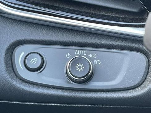 Used 2017 Chevrolet Volt Premier w/ Driver Confidence II Package FWD image 32