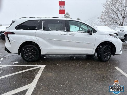 Certified 2025 Toyota Sienna XSE image 11