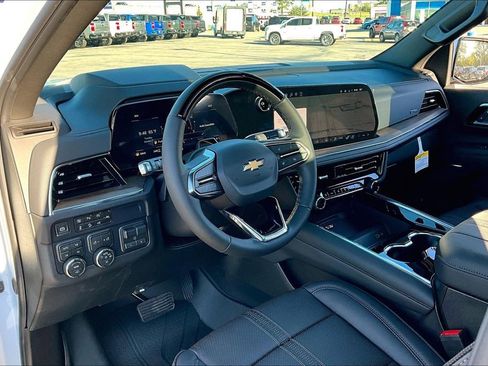 New 2026 Chevrolet Suburban High Country image 6