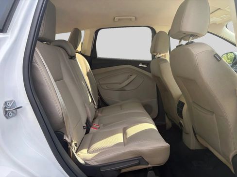 Used 2017 Ford Escape SE FWD image 18
