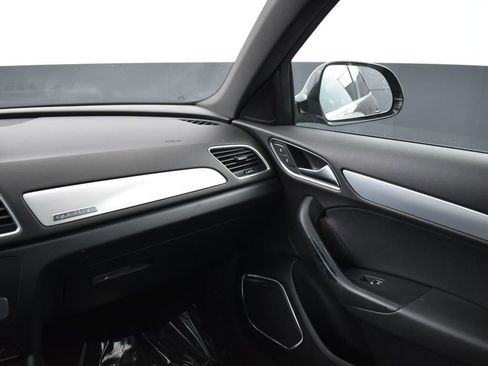 Used 2015 Audi Q3 2.0T Prestige image 16