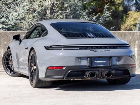 Certified 2025 Porsche 911 Carrera GTS RWD image 3