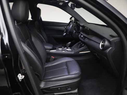 Used 2022 Alfa Romeo Stelvio Ti AWD/4WD image 16