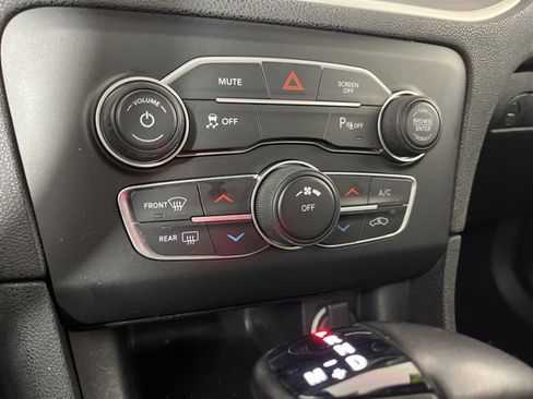 Used 2022 Dodge Charger SXT image 13