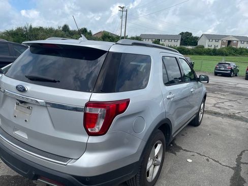 Used 2018 Ford Explorer XLT w/ Equipment Group 201A FWD image 6