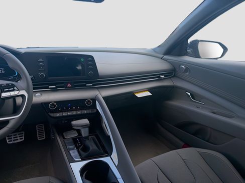 New 2026 Hyundai Elantra SEL Sport Premium FWD image 16