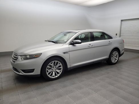 Used 2015 Ford Taurus Limited FWD image 2