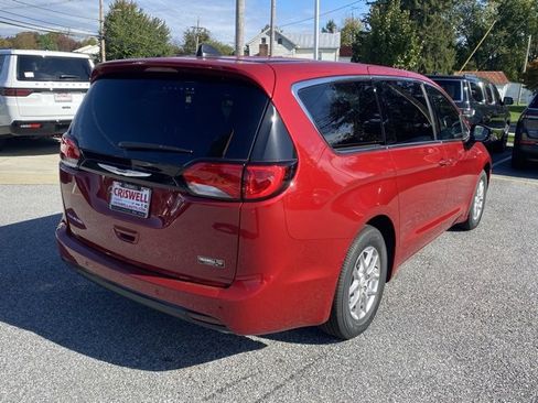 New 2026 Chrysler Voyager LX image 8