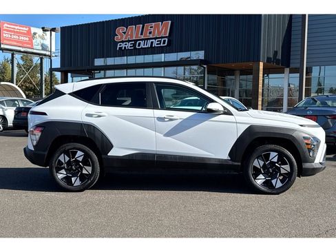 Used 2025 Hyundai Kona SEL image 3