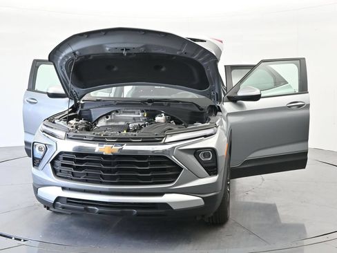 Used 2025 Chevrolet TrailBlazer LT FWD image 42