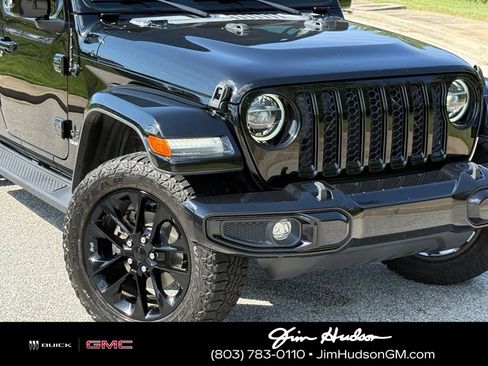 Used 2022 Jeep Gladiator Overland AWD/4WD image 7