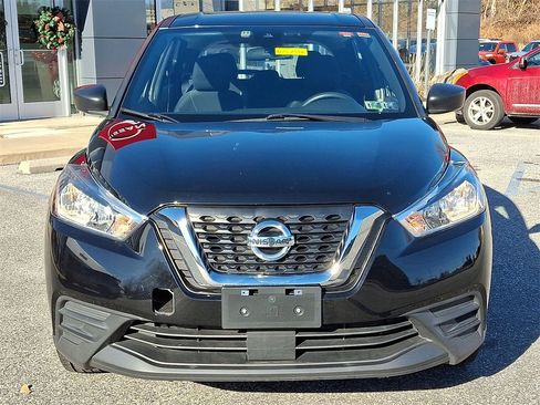 Used 2020 Nissan Kicks S image 2