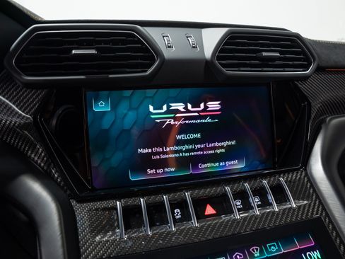 Used 2024 Lamborghini Urus Performante AWD/4WD image 56