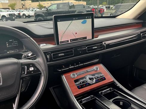 Certified 2023 Lincoln Aviator Reserve w/ Equipment Group 201A image 6