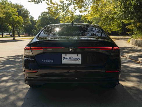 Used 2025 Honda Accord LX image 8