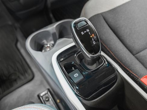 Used 2021 Chevrolet Bolt LT FWD image 24