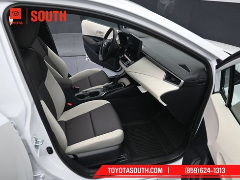 Used 2026 Toyota Corolla LE FWD image 29