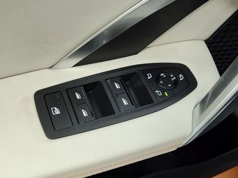 Used 2025 BMW X2 xDrive28i w/ Premium Package image 12