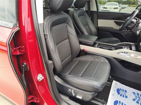Used 2025 Lincoln Nautilus Reserve AWD/4WD image 23