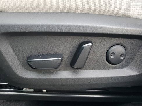 Certified 2021 Nissan Rogue SV image 8