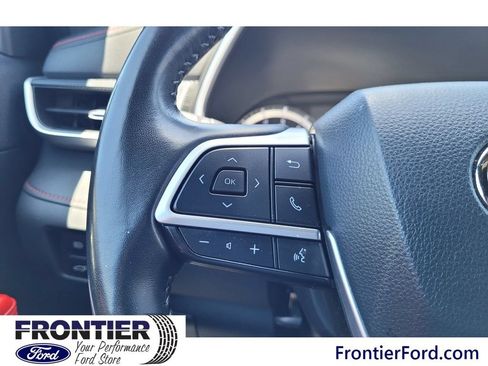 Used 2022 Toyota Highlander XSE AWD/4WD image 15
