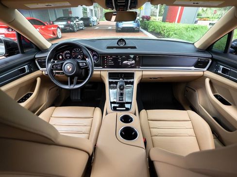 Used 2023 Porsche Panamera Platinum Edition image 43