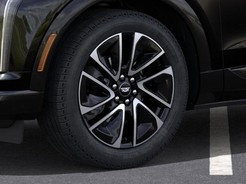 Used 2026 Cadillac Optiq Sport 1 RWD image 9