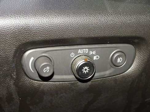 Used 2020 Chevrolet Traverse Premier image 27