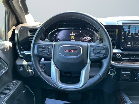 Used 2024 GMC Sierra 1500 Elevation w/ Preferred Package AWD/4WD image 12