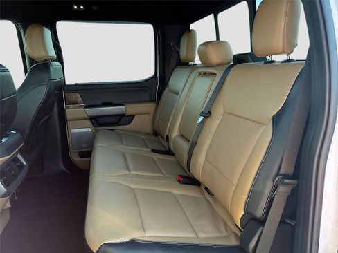 Used 2023 Ford F250 Lariat w/ Chrome Package image 25