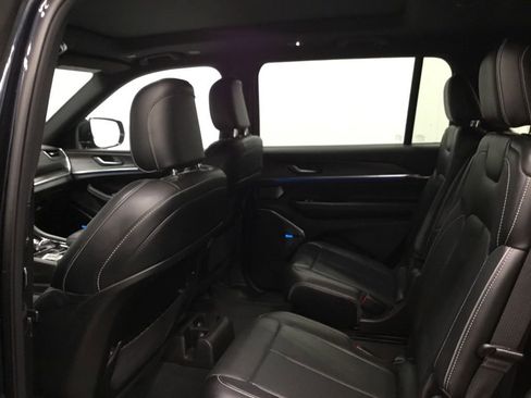 Used 2023 Jeep Grand Cherokee L Overland AWD/4WD image 13