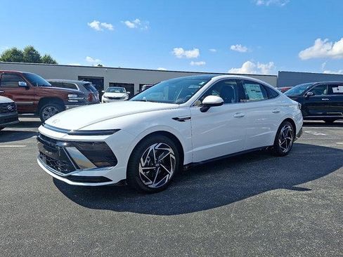 New 2025 Hyundai Sonata SEL image 2