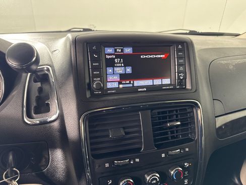 Used 2017 Dodge Grand Caravan SE w/ Power Window Group image 15